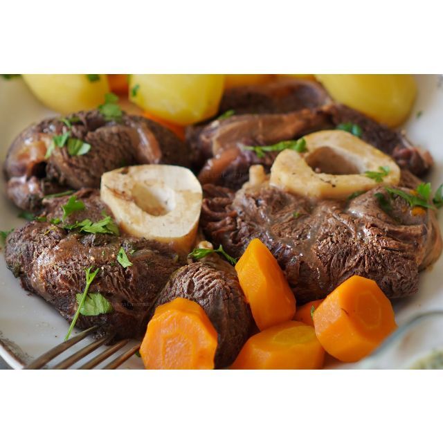 rasol de vita cu sos de hrean si legume fierte